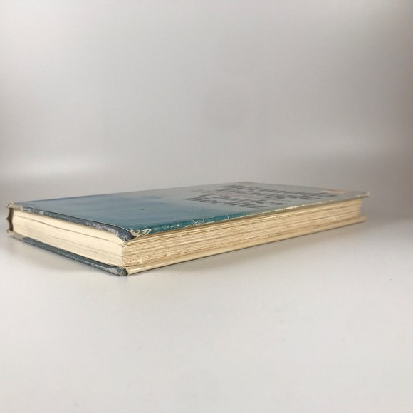 The Bermuda Triangle By Charles Berlitz Hardcover DJ Vintage Doubleday 1974 - Picture 2 of 7